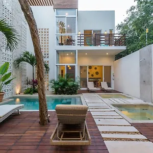 casa-leonardo.tulum-hotels.net/